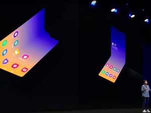 Supporting image for story: Samsung previews new type of foldable smartphone