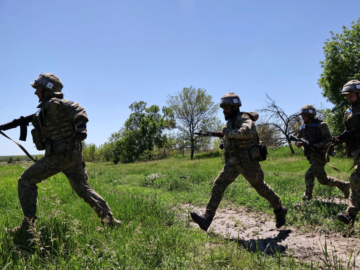 Russian hackers hit Western firms sending aid to Ukraine, US intelligence says
