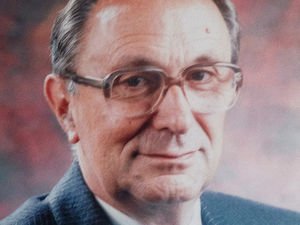 Supporting image for story: Tributes to revered former Harper Adams principal who taught for more than 50 years