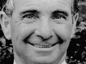Supporting image for story: Tributes to ex-race horse trainer Wally Carter