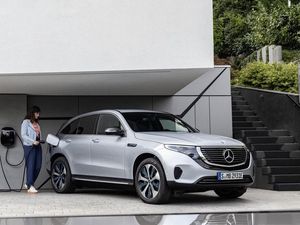 Supporting image for story: Mercedes-Benz issues recall for all-electric EQC SUV