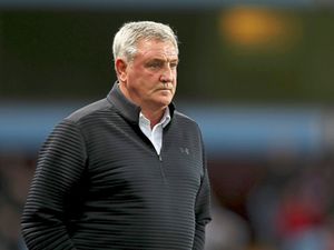 Supporting image for story: Steve Bruce: I will battle on at Aston Villa
