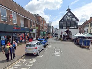 Supporting image for story: Police warning as 'organised' beggars target Shropshire market town