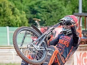 Supporting image for story: Wolves return home with a hat-trick in their sights