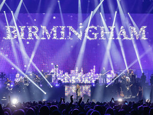 Supporting image for story: Celine Dion, Barclaycard Arena, Birmingham - review with pictures