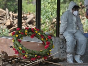 Supporting image for story: India launches campaign to inoculate all adults against Covid