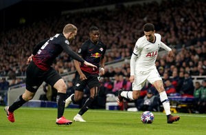 Tottenham Hotspur's Dele Alli (right) in action