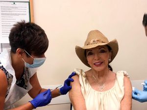 Supporting image for story: Joan Collins among first to receive coronavirus booster jab