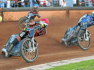 Supporting image for story: Wolves survive a scare to stay top of Elite League