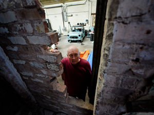 Supporting image for story: Thieves smash hole in wall of Tipton car workshop