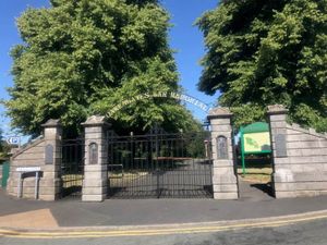 Supporting image for story: Award-winning Telford parks raise their new Green Flags for 2022