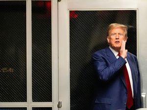 Supporting image for story: Court offer over Trump’s civil fraud judgment if he puts up 175 million dollars