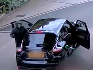 Supporting image for story: Watch: Dramatic moment car was stolen from petrol forecourt in Tipton