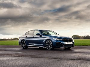 Supporting image for story: BMW plug-in hybrid owners to gain rewards for driving into new eDrive Zones