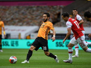 Supporting image for story: Wolves boss Nuno hails his top man Joao Moutinho