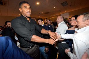 Anthony Joshua meets fans