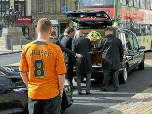 Supporting image for story: Respects are paid to former Wolves star Barry Stobart