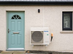 Supporting image for story: Householders with heat pumps more satisfied than those with gas boilers – study