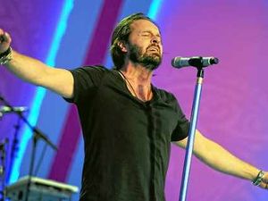 Supporting image for story: Classical heartthrob Alfie Boe is king of rock at eisteddfod