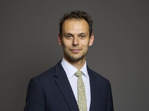 Supporting image for story: Cabinet Office minister Josh Simons resigns over Labour Together ‘distraction’