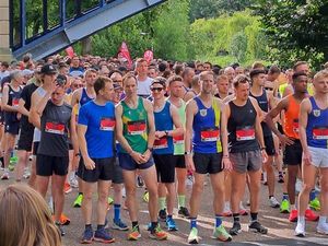 Supporting image for story: Hundreds of runners take on Shrewsbury 10k