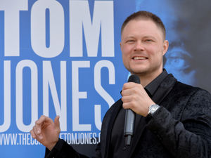 Supporting image for story: Tom Jones singer Richard amassing thousands of views on Facebook