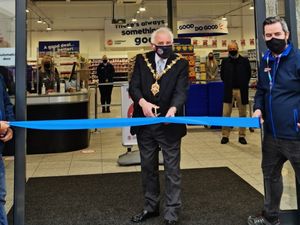 Supporting image for story: Jobs boost in Dudley as new food store opens doors