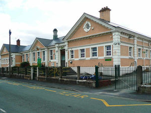 Supporting image for story: Pc appeals to parents over parking at Shropshire primary school