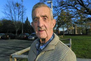 Confusing  Ronald Weir, of Hanwood