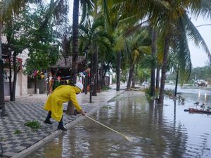 Supporting image for story: Texas coastal residents told to prepare as Beryl heads for Gulf of Mexico