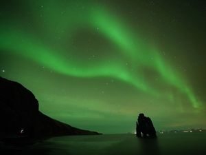 Supporting image for story: Physicists report evidence of how auroras are created