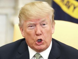 Supporting image for story: Smocking gun: Twitter users mock Donald Trump after double spelling error