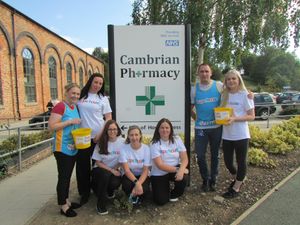 Supporting image for story: Runners have right chemistry for Oswestry 10k