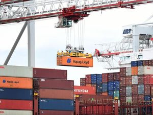 Supporting image for story: Tariffs to be slashed on many imports from outside the EU in no-deal Brexit