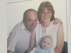 Supporting image for story: Storm Dennis: Body recovered in search for missing woman