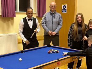 Supporting image for story: New youth club pots £550 donation for a pool table