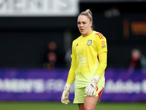 Supporting image for story: Women's football: Aston Villa exit FA Cup despite Ellie Roebuck heroics
