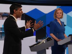 Supporting image for story: Sunak and Truss clash over tax plans ahead of debate