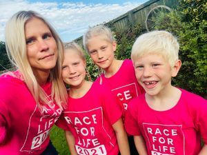 Supporting image for story: Shropshire family ready to run in memory of mum Deborah after death aged 50