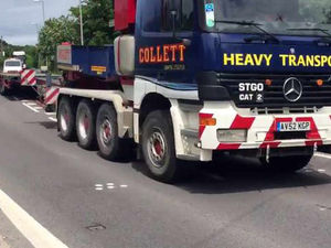 Supporting image for story: Mid Wales turbines convoy trail run - as it happened