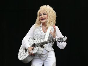 Supporting image for story: Dolly Parton credited with helping Moderna vaccine after million dollar donation
