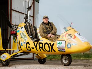 Supporting image for story: Round-the-world autogyro pilot takes off from Shropshire
