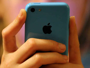 Supporting image for story: Does using social media make you feel depressed?