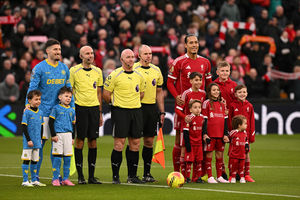 Jota's children with Liverpool captain Virgil Van Djik