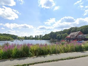 Supporting image for story: One way system around Llandrindod Wells lake could be reversed if new Traffic Order comes into force