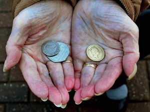 Supporting image for story: Poll: Is there still a pension gap between men and women?