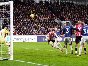 Supporting image for story: Arsenal’s title hopes hit by Keane Lewis-Potter equaliser for Brentford