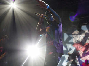 Supporting image for story: Dizzee puts fans in a spin