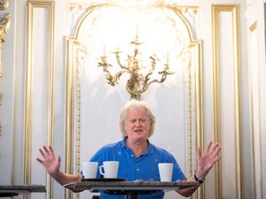 Supporting image for story: Wetherspoon founder urges sector to back Reform’s pub tax overhaul