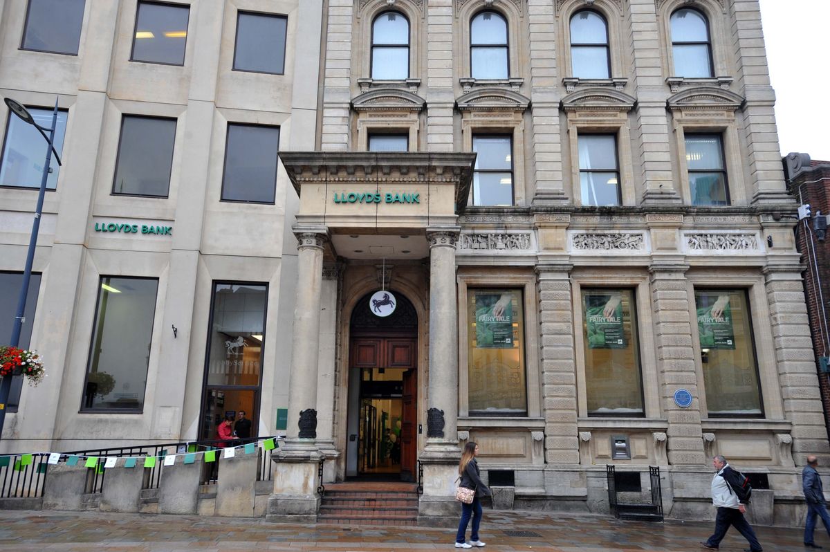 Lloyds Bank to leave its landmark building in Wolverhamptons Queen Square after 146 years